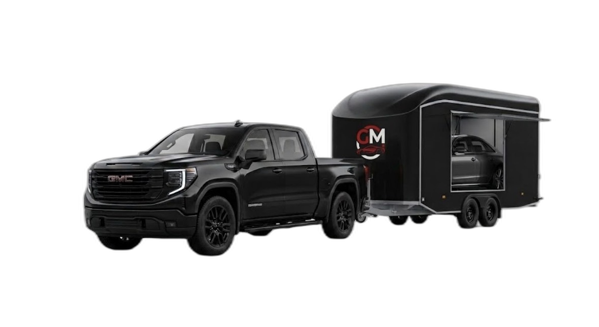 Pick-up GM Transport tractant une remorque fermée